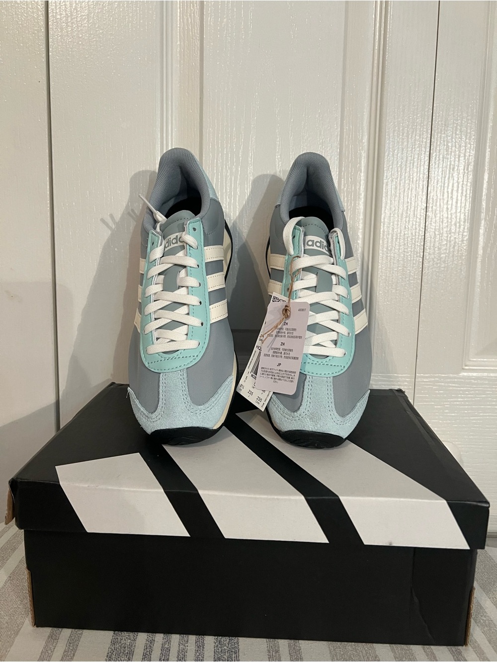 Adidas Runvista Sneakers teal Blue Women’s 6.5 NIB Retro Style - Picture 5 of 10